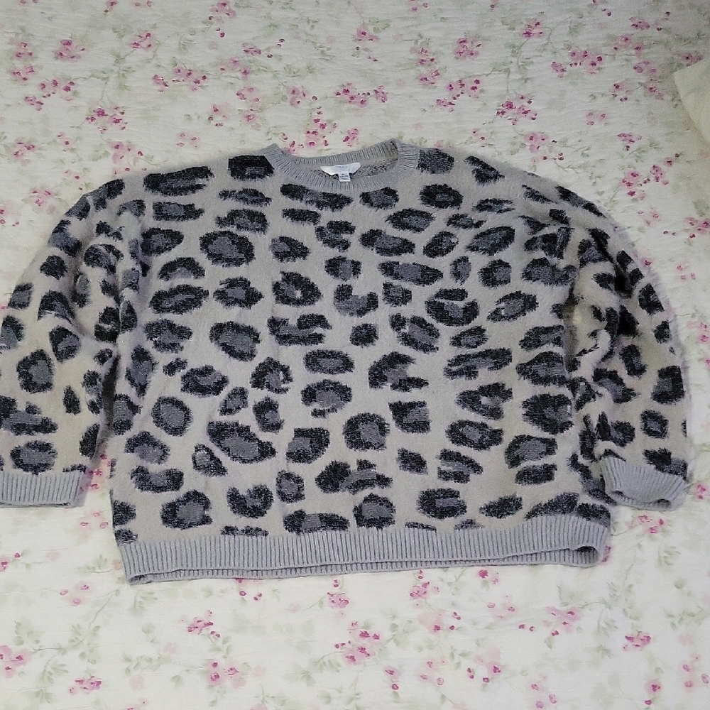 Leopard Print Gray Sweater